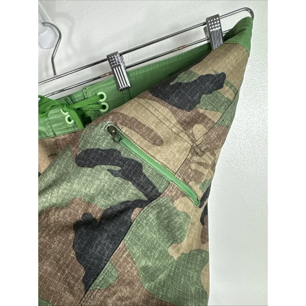 The North Face Men's 40 Cargo Ripstop‎ Camo Hybrid shorts Green Brown EUC